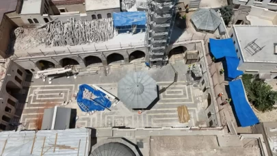 Depremde ağır hasar alan tarihi Ulu Cami gelecek yıl ibadete açılacak