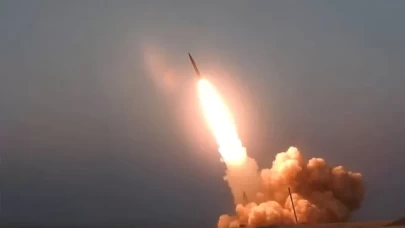 İran İsrail'e füze saldırısı başlattı