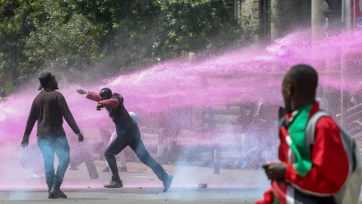 Kenya'da sokaklar karıştı: 56 yaralı