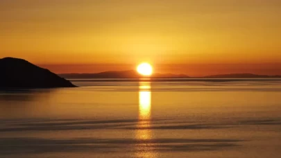 Van Gölü’nün kalbinden doğan güneş hayran bıraktı