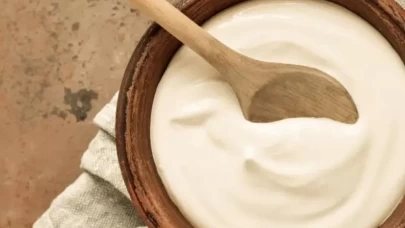 Hazır yoğurtla evde yoğurt mayalanır mı?