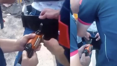 Salıncakta sıkışan çocuğu itfaiyeciler kurtardı