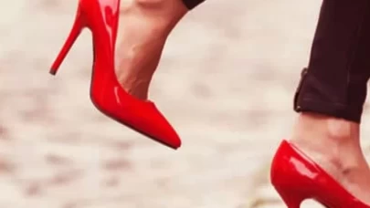 Stilettoların zarafeti ayak sağlığını tehdit ediyor
