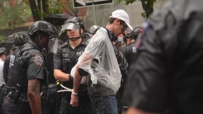 ABD’de göçmenlere destek eylemine müdahale!