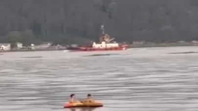 2 çocuk şişme botla denize açıldı!