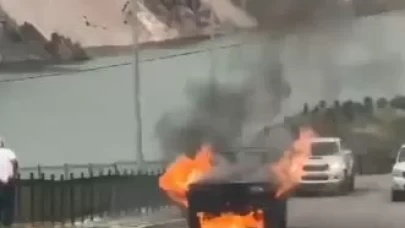 Artvin'de otomobil alev aldı! Sürücü son anda kurtuldu