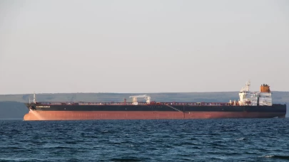 Çanakkale Boğazı'nda gemi makine arızası yaptı