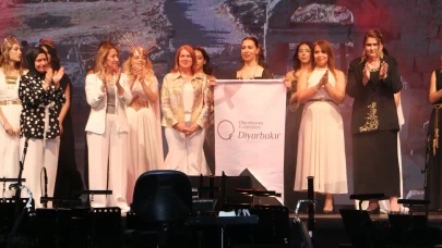 Tarihi Zerzevan Kalesi'nde 'Yerelden Evrensele Aşk Ezgileri' konseri