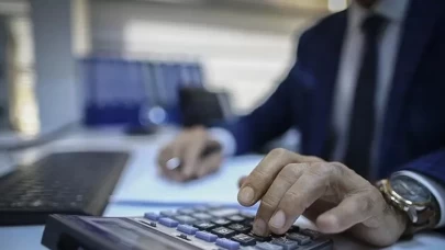 Aday memurlarla ilgili kanun maddesi iptal edildi