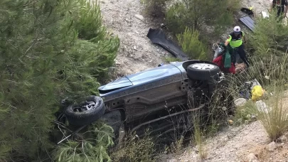 Balıkesir'de otomobil şarampole uçtu: 5 Yaralı