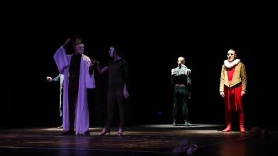 Uluslararası Türkçe Tiyatro Yapan Ülkeler Festivali "Hamlet" oyunuyla sona erdi