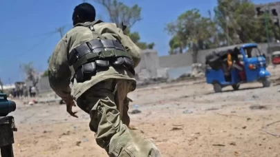 Mali’de kanlı saldırı! El Kaide bağlantılı gruplar askeri üsse saldırdı