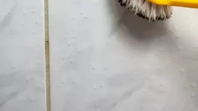 Sararmış derzleri beyazlatmanın en pratik yolu