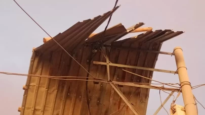 Mardin'de kuvvetli rüzgar yaşamı etkiledi