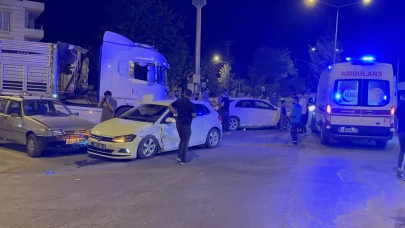 Adıyaman’da dört araç birbirine girdi: 2 yaralı