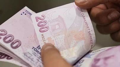 AK Parti’den 4 milyon emekliye umut ışığı: Hükümetten maaş artışı sinyali!