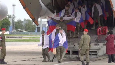 Türkiye’nin arabuluculuğunda tarihi takas! Rusya ve Ukrayna esir askerleri serbest bıraktı