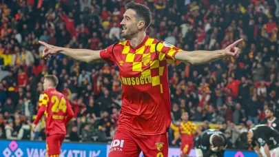 Göztepe’de üç oyuncuyla daha yollar ayrıldı