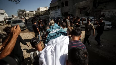 İsrail durmuyor! Kafede oturan Gazzelilere saldırdı