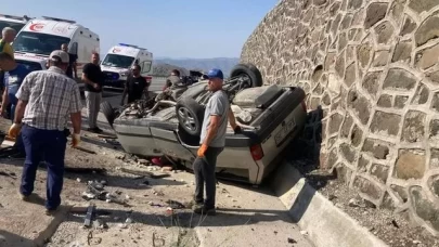 İki araç çarpıştı, biri ağır 6 kişi yaralandı