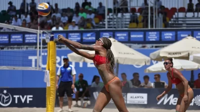 Plaj Voleybolu Pro Tur 2025 Alanya etabında heyecan sürüyor
