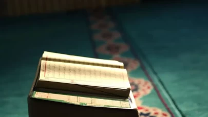 Nur Suresi Okunuşu – Nur Suresi Arapça Yazılışı, Türkçe Anlamı ve Ayrıntılı Meali