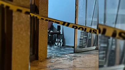 Kendi binalarındaki dükkanı kurşunladılar