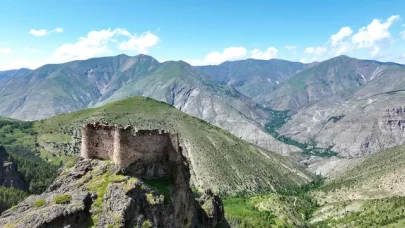 Erzurum'un kayalık zirvesinde yüzyıllardır ayakta kalan kale