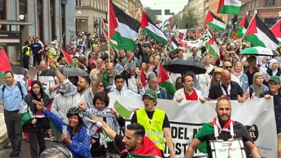 İsrail'in Gazze'ye saldırıları İsveç'te protesto edildi
