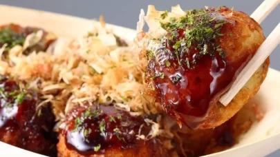 Osaka’nın meşhur tadını evde deneyin! Japon sokak lezzeti takoyaki tarifi