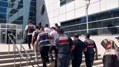 Kamu kurumlarını dolandıran çete çökertildi