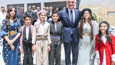 Bakan Ersoy Terörsüz Türkiye’de Hakkari’ye çıkarma yaptı