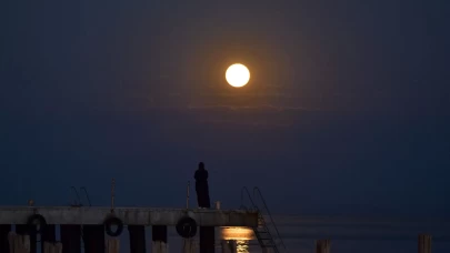 Ahlat’ta dolunay görsel şölen sundu