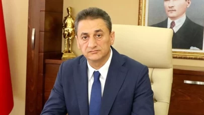 Eski Bitlis Valisi Karaömeroğlu, Sivas’ta trafik kazası geçirdi