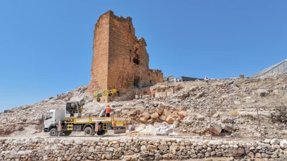 Diyarbakır'da 3 bin yıllık Zerzevan Kalesi'nin restorasyonuna başlandı
