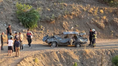 Uçuruma yuvarlanan otomobilde ölü sayısı 2'ye yükseldi