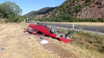Otomobille takla atıp şarampole yuvarlandı: Araçtan hafif sıyrıklarla çıktı