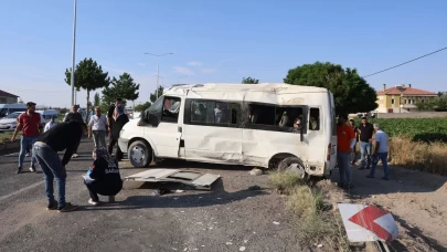 Tarım işçilerini taşıyan minibüs takla attı: 9 yaralı