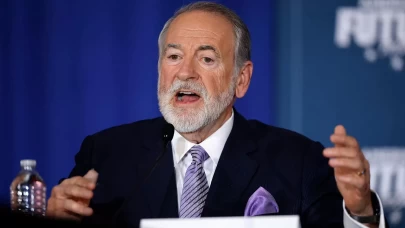 Filistin Devlet Başkanı Yardımcısı Al-Sheikh, ABD'nin İsrail Büyükelçisi Huckabee ile bir araya geldi