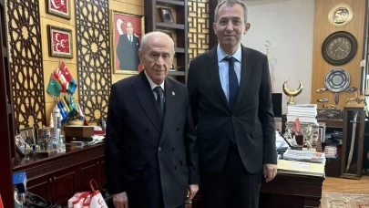 Alevi camiasının önde gelen isminden Devlet Bahçeli'ye ziyaret