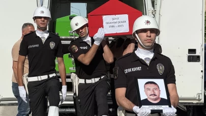 İzmir'deki orman yangınında şehit olan İbrahim Demir gözyaşlarıyla defnedildi