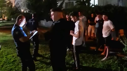Park ve bahçeler dolup taşıyor, polis tüm şahısları sorgudan geçiriyor