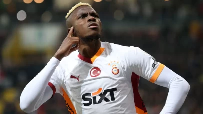Victor Osimhen, Galatasaray için İstanbul'a geliyor