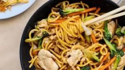 Çin lokantası tadında! Noodle nasıl yapılır?