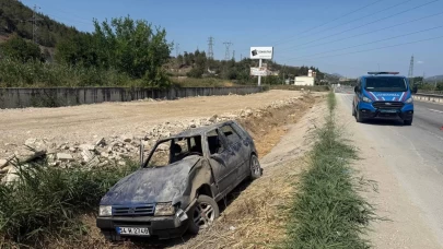Bilecik'te otomobil su kanalına devrildi