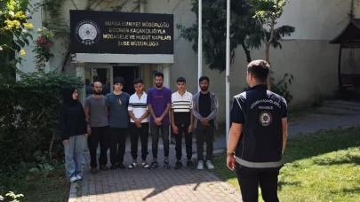 Kimliksiz 7 göçmen yakalandı, araç trafikten men edildi