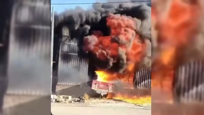 Bursa’da ihracat deposu alevlere teslim oldu