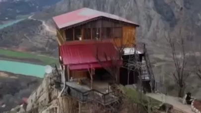 Kayalığa yapılan ev görenleri şaşırtıyor