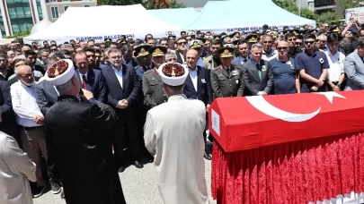 Şehit Üsteğmen Ege Akar, İzmir'de son yolculuğuna uğurlandı