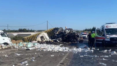 Antalya'da iki tır çarpıştı: 1 ölü, 1 yaralı